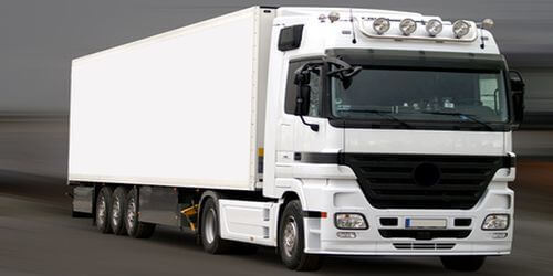 LKW-Versicherung mit Fahrzeugpapieren